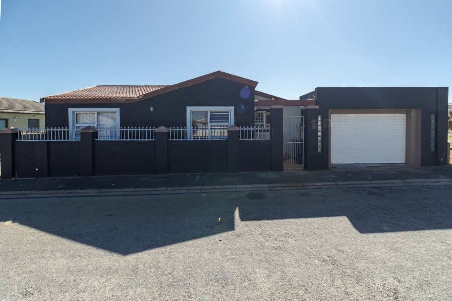 4 Bedroom Property for Sale in Strandfontein Western Cape